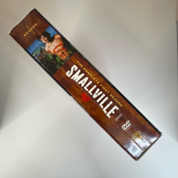 Smallville - Season 1 - DVD, 6-Disc Set - Picture 3 of 9